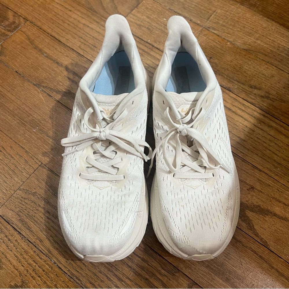 Hoka Clifton 8 Eggnog